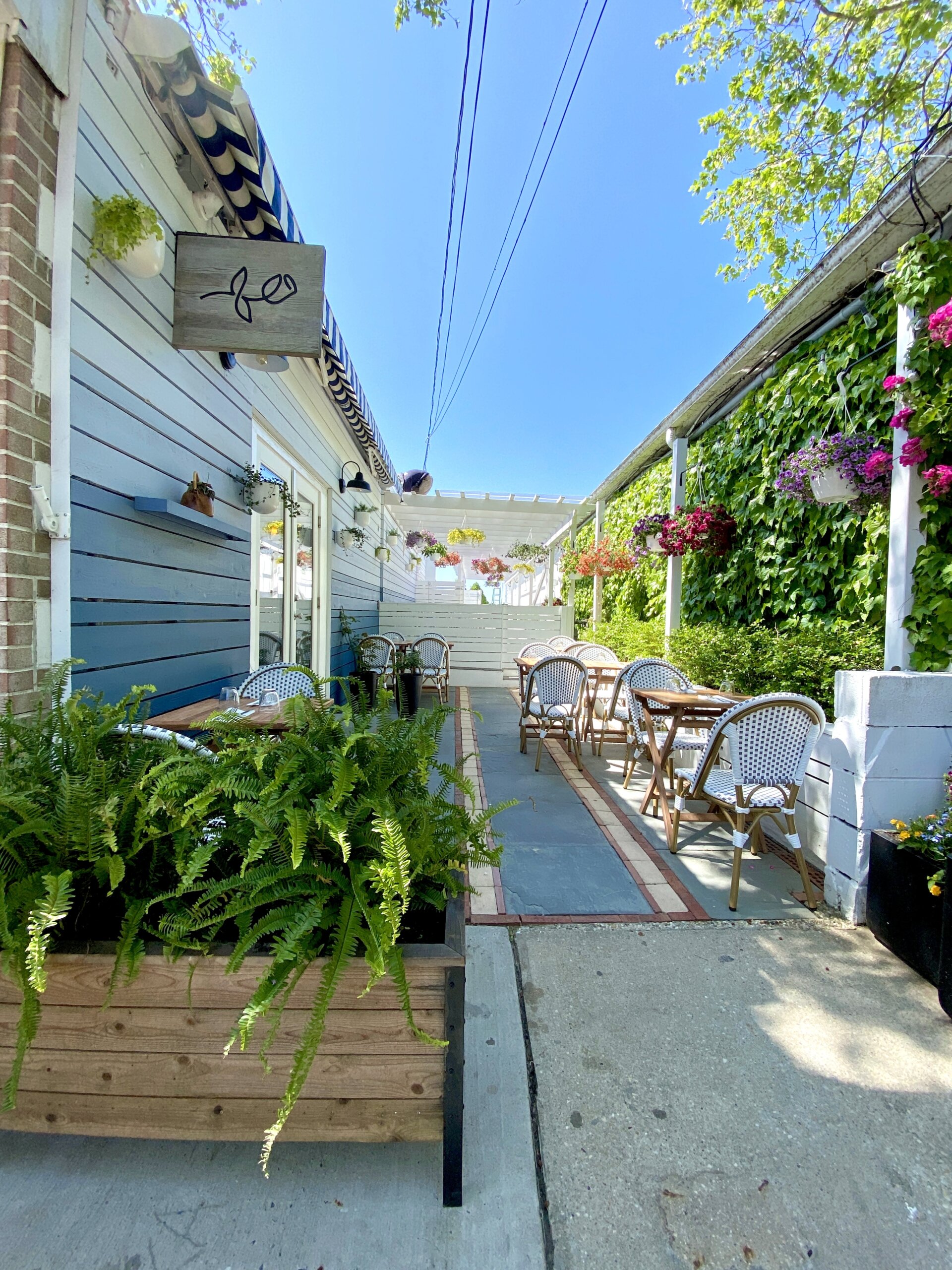 Outdoor dining at Rosie's