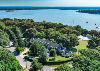 An overhead shot of the Ram's Head Inn on Shelter Island