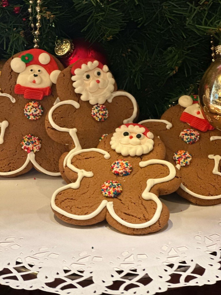 Make holiday gingerbread cookies like the master bakers at Hampton Eats.