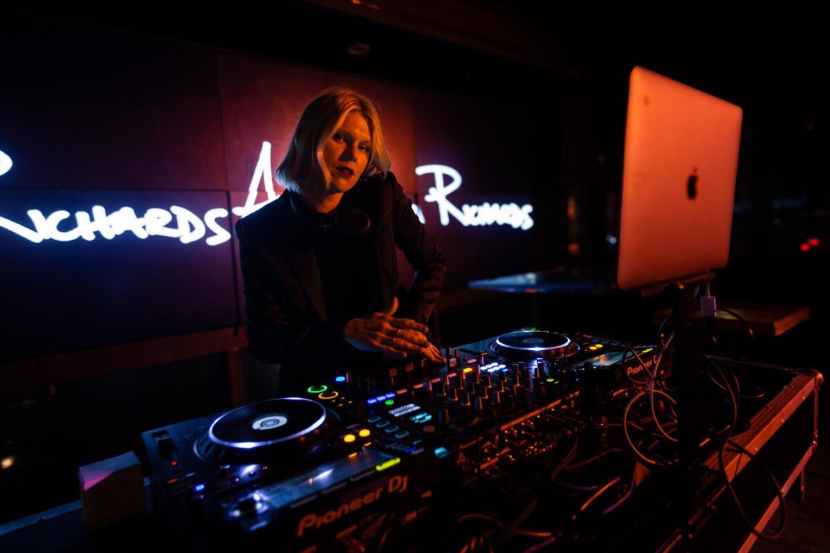 Keith Richards' duaghter Alexandra Richards DJing at the Memory Motel NYC pop-up