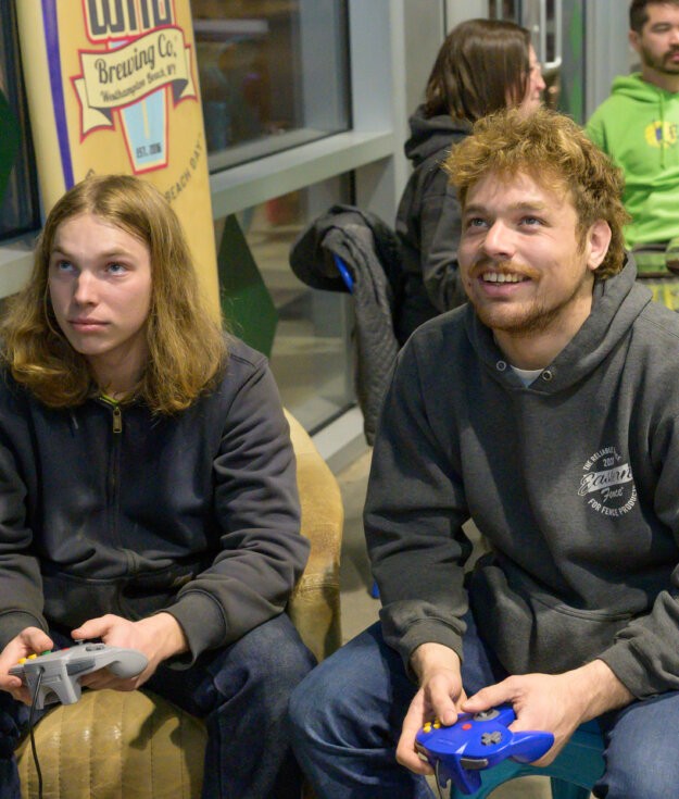 Andrew Hilveshein, Chris Van Dunk at Super Smash Bros Tournament