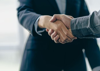 Handshake deal, selling to an egotist requires compliments