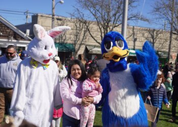 The Easter Bunny, Jalida, Emilia Venesula with Blue Duck at the Egg Roll