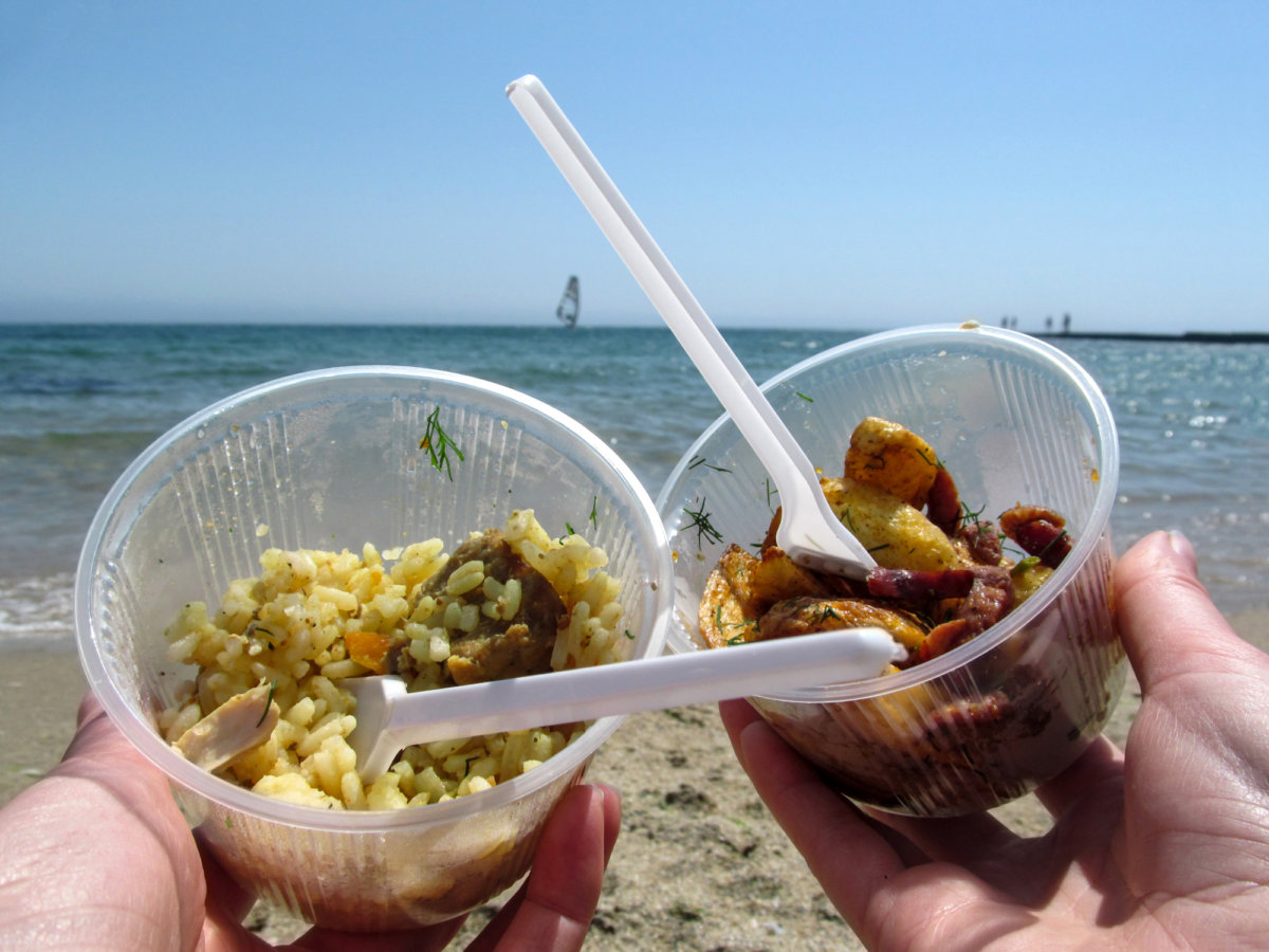 Nothing beats eats on the beach!