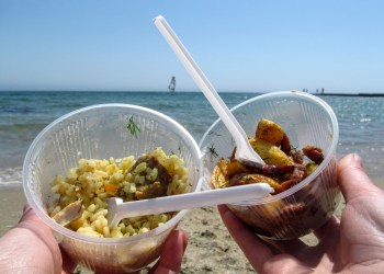 Nothing beats eats on the beach!