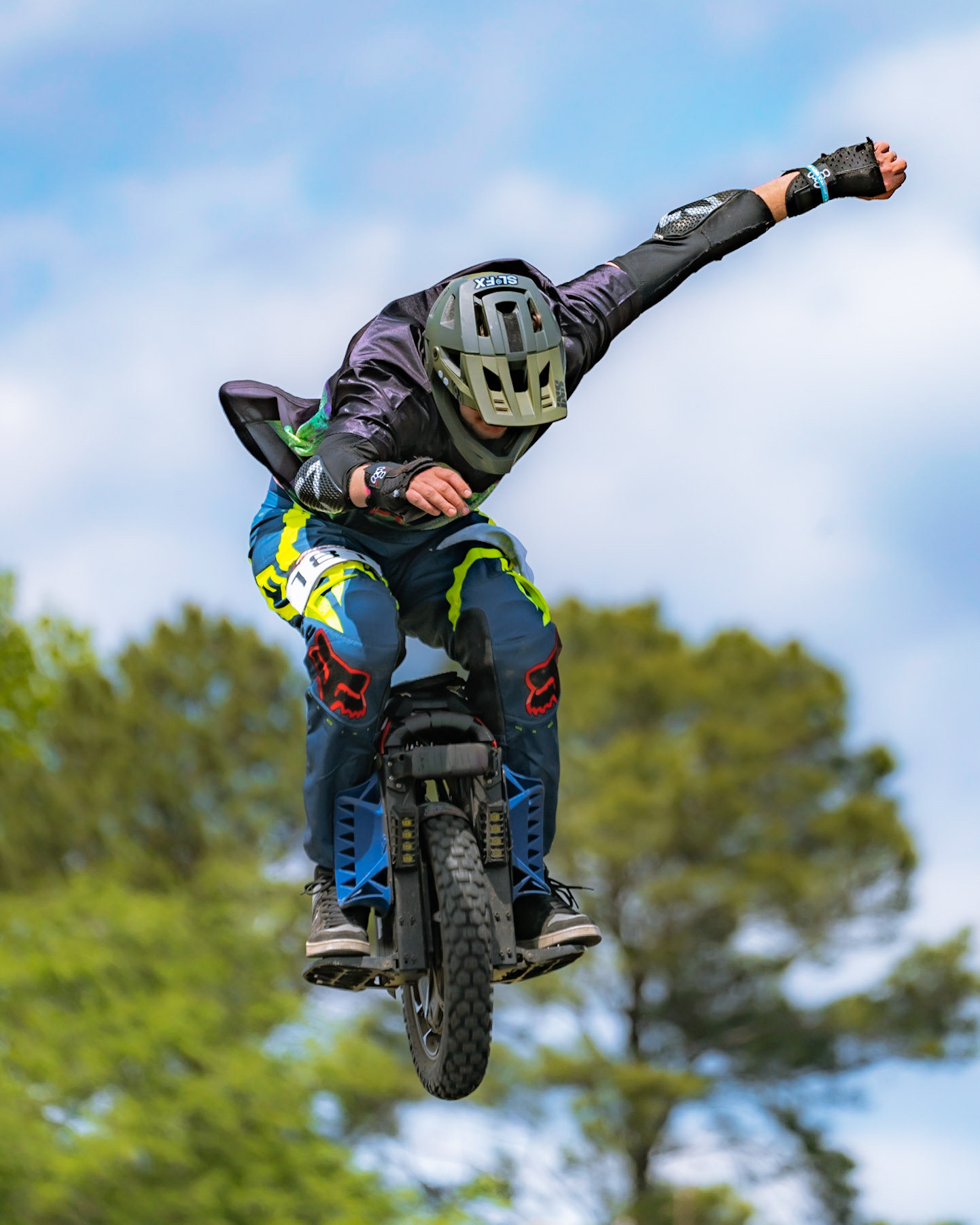 Pat Lane gets air at Oak City Shred Fest EUC race electric unicycle