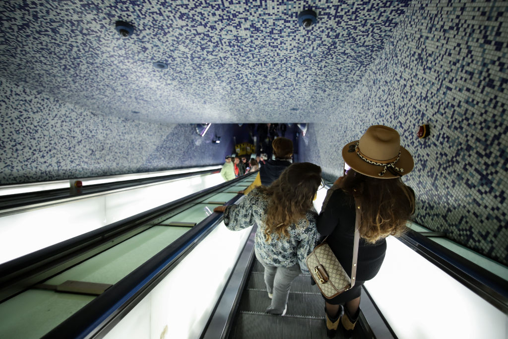 Hamptons Subway's escalators are moving again in Southampton