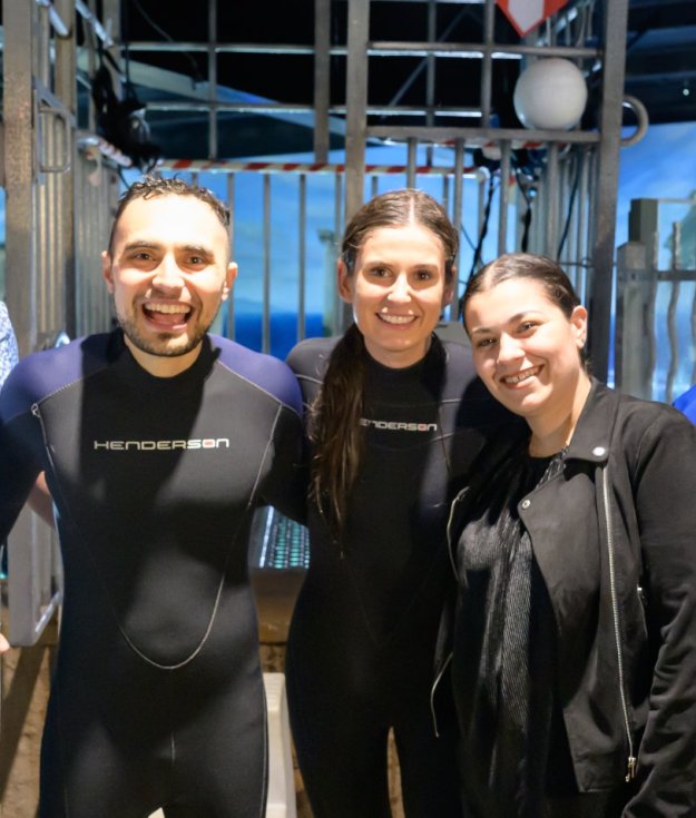 Shark Tank Showdown Divers Frank Giordano, Earl Garrison, Alex Calamia, Jenn Seelig, Erikka Silverman, Dive instructor Barry Lipsky, Jim Skinner at LI Aquarium