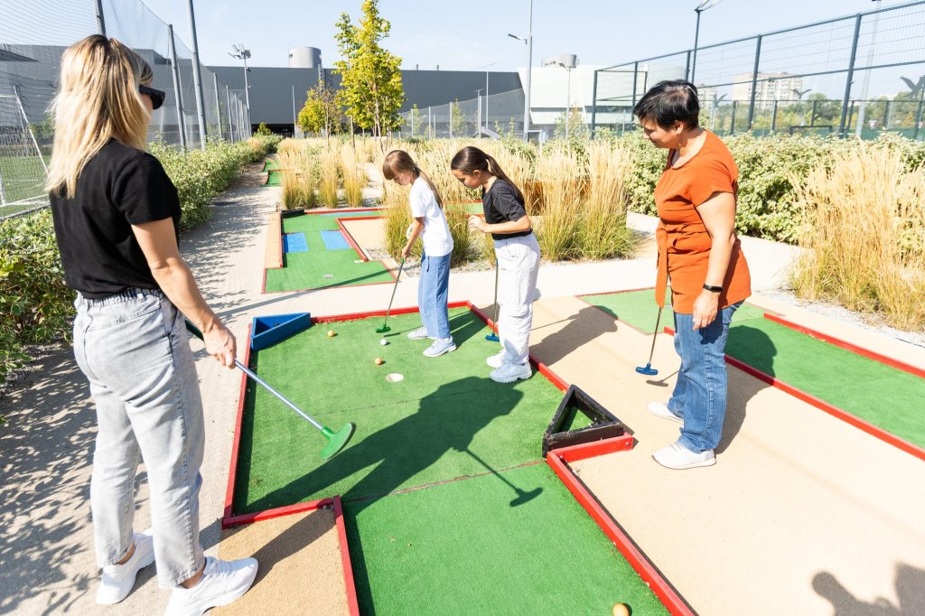 Take your kids to Hamptons mini golf this weekend.