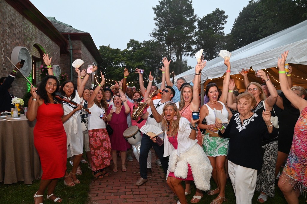 Join the fun at Dan's Red, White & Brews July 5!
