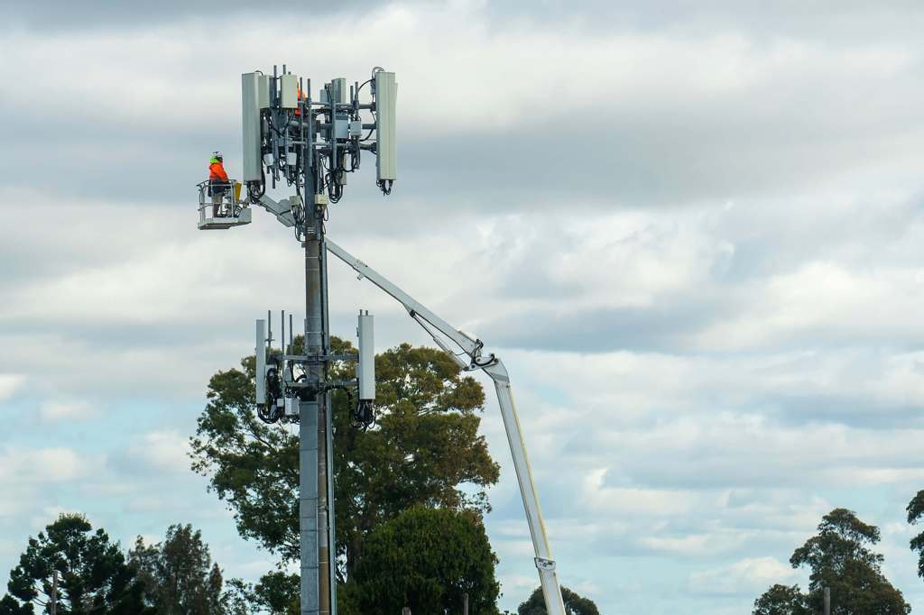 Cell towers will be installed in East Hampton address wireless