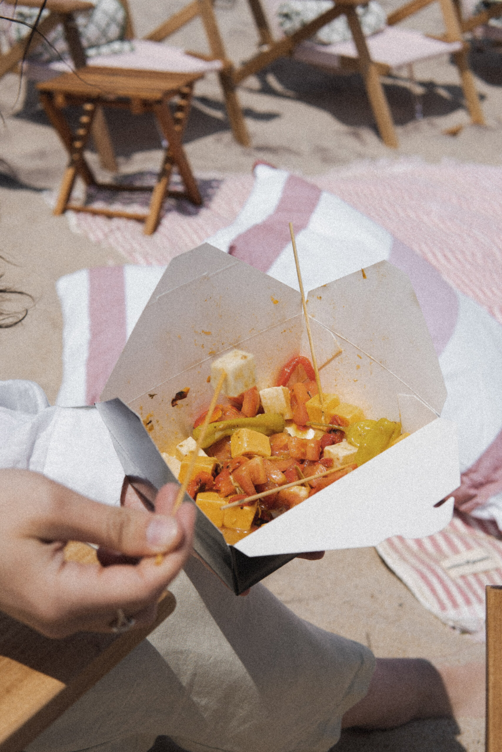 Beachampton brings food to you on the beach