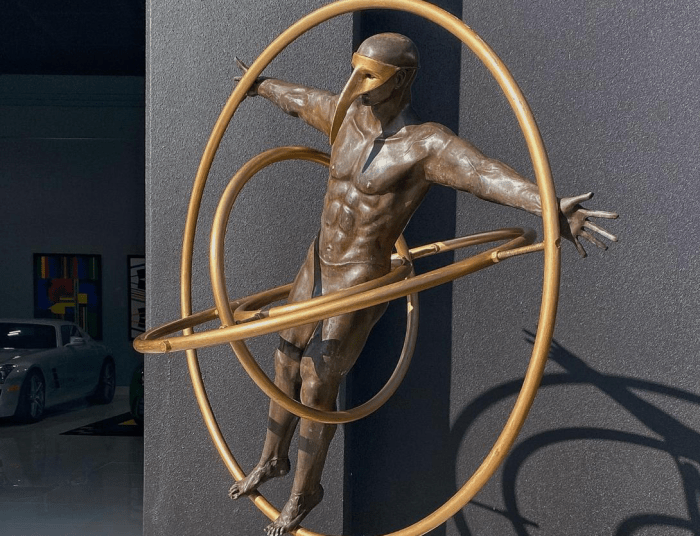 The unique Limited Edition sculpture by artist Enrique Cabrera entitled EQUILIBRIO is the largest donation ever gifted for auction to benefit Hetrick Martin Institute on the 25th anniversary of Schools Out