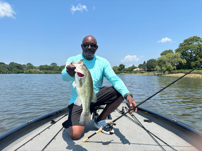 This 3-4 lb bass might be the catch of a lifetime for many anglers – for bassmaster Mandel Pettus, however, it's a small one