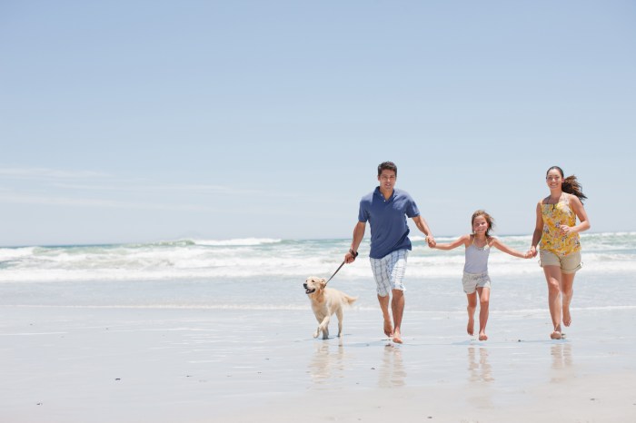 Family Beach parents and kids