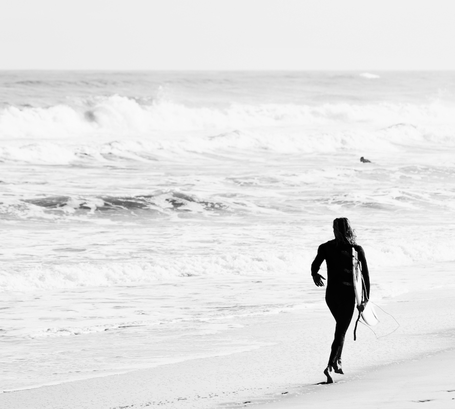 Joey Farrell ‘Beach Jog’ 36 x 42 inches Archival pigment print, Hahnemuhle Photo Pearl 310gsm paper © Joey Farrell