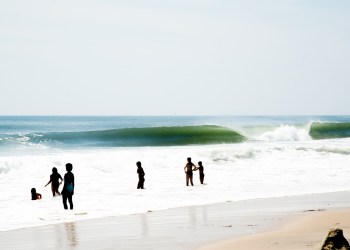 Joey Farrell ‘Mecox Wave’ 40 x 60 inches Archival pigment print, Hahnemuhle Photo Pearl 310gsm paper © Joey Farrell