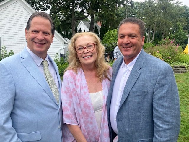 John Pfeifer, Cathy Moriarty, John Murn