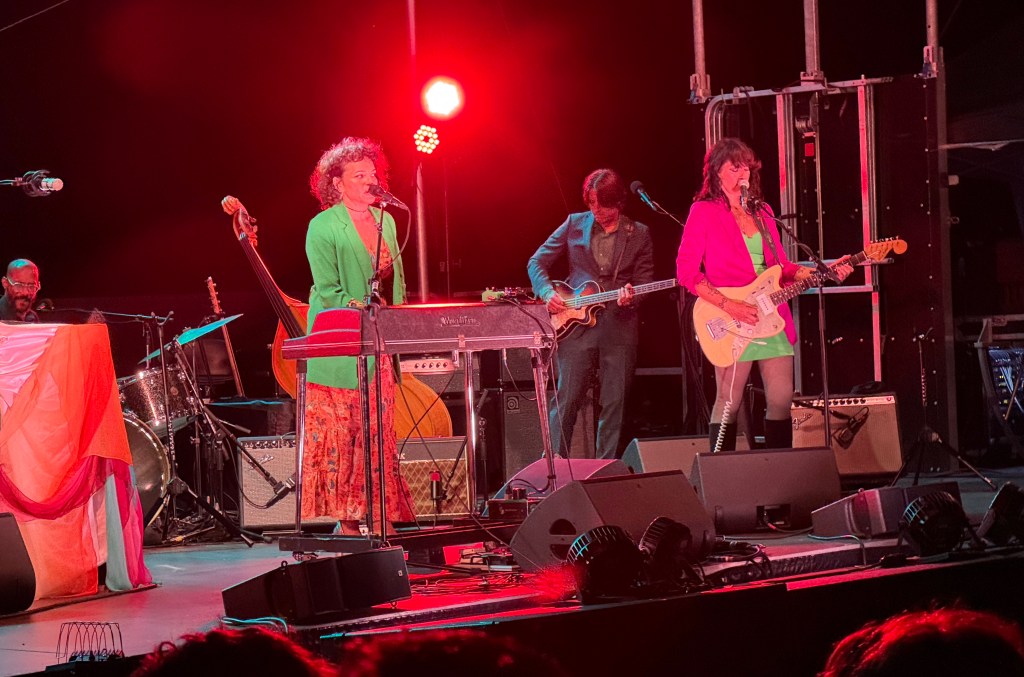 Norah Jones playing Montauk Lighthouse