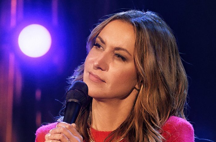 Rachel Feinstein in her "Big Guy" special on Netflix