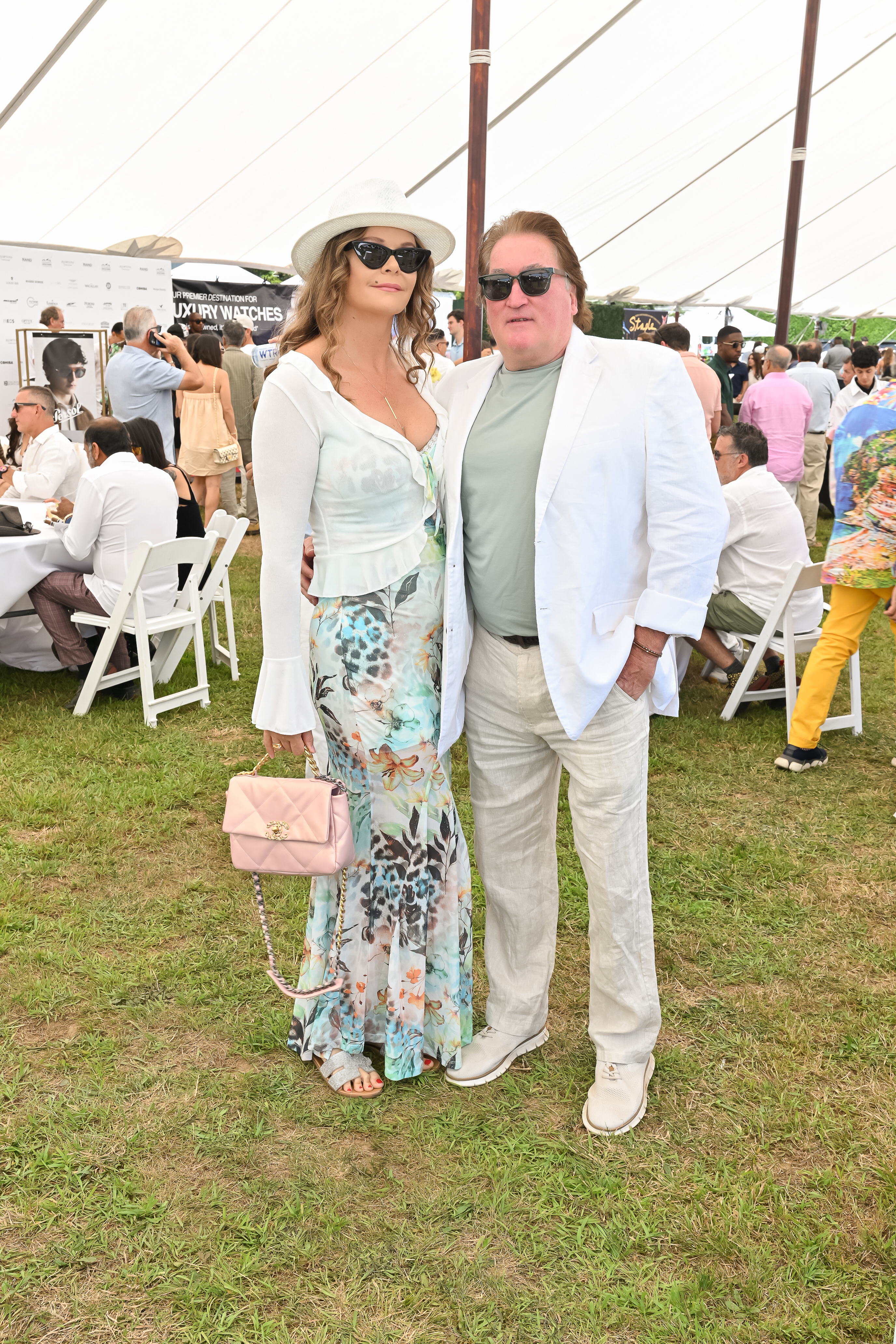Victoria Caldwell, Robert Schmitter