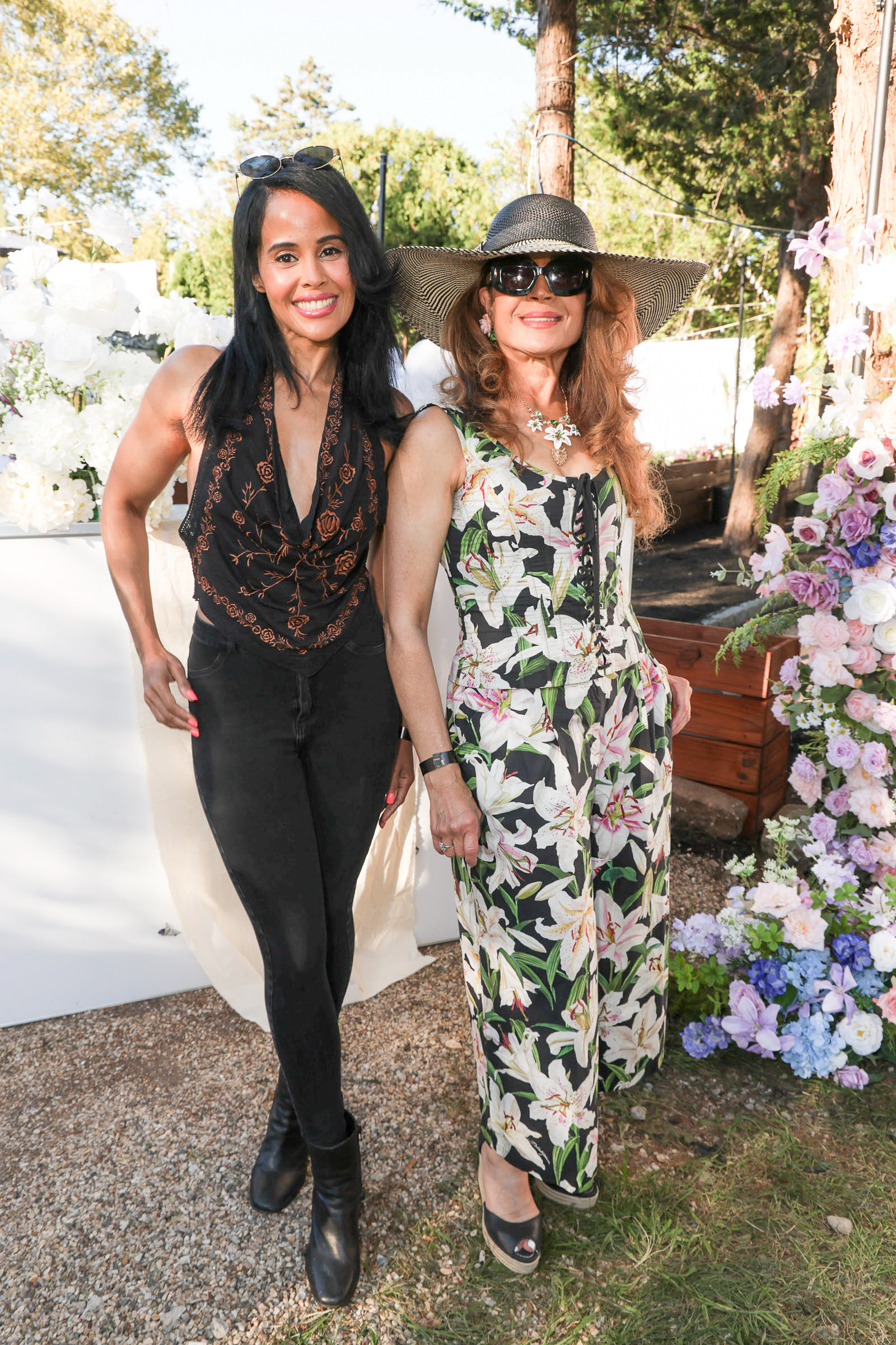 Anel Tla, Inez Hernandez