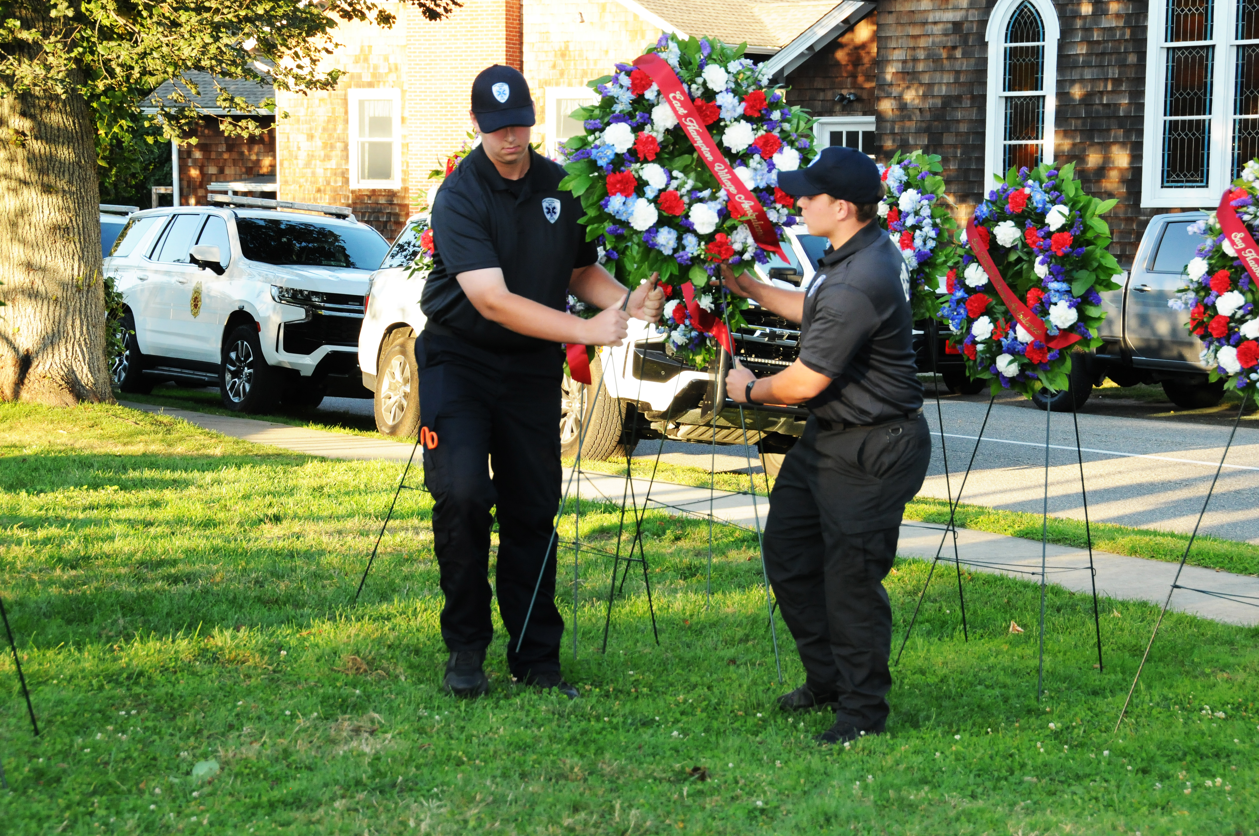 East Hampton Village Ambulance Carries Their Wreath
