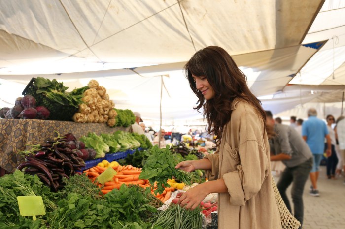 Get fresh produce at any farmers' market in the Hamptons this weekend.