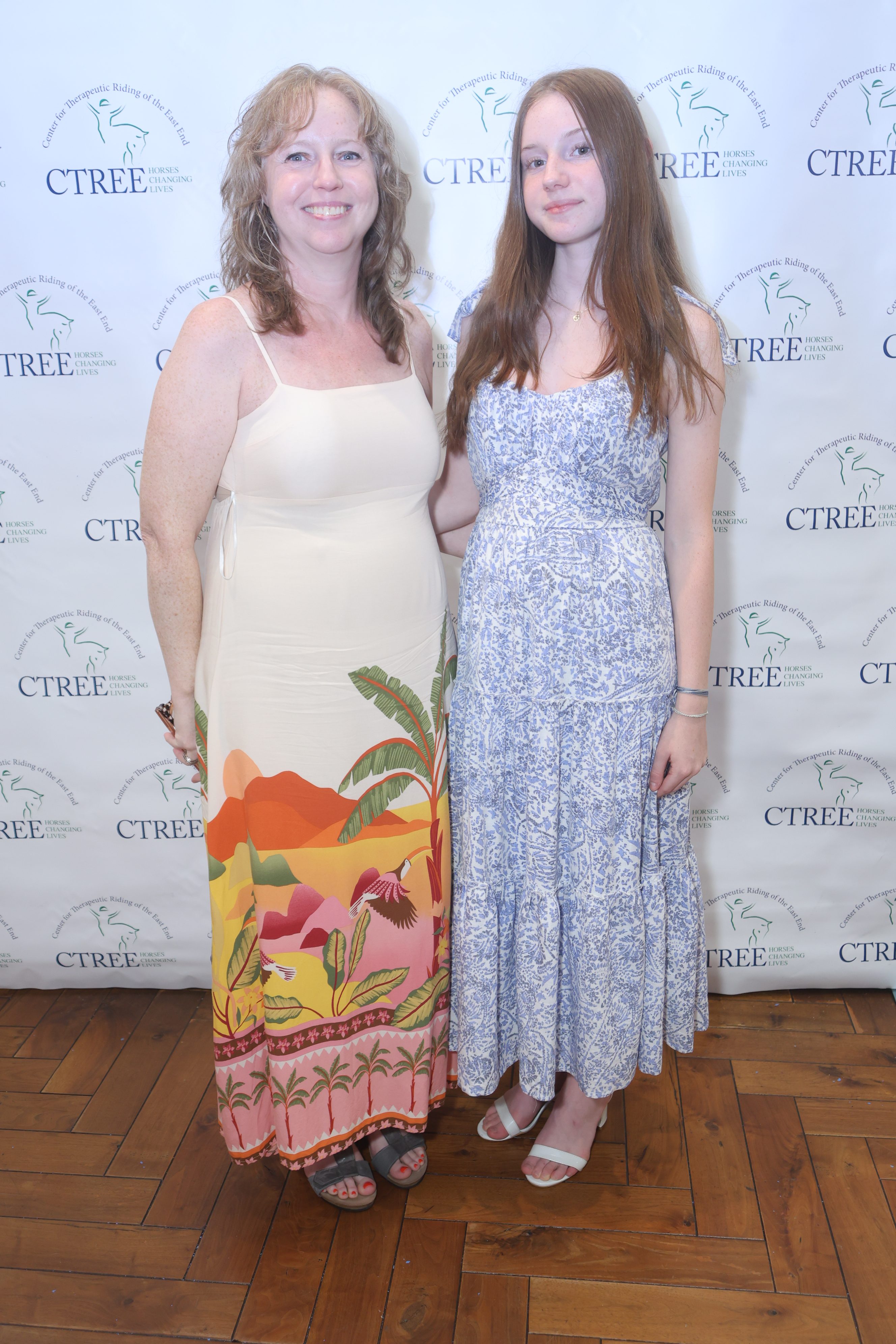 Jennifer Van Arsdale, Zoe Leathers