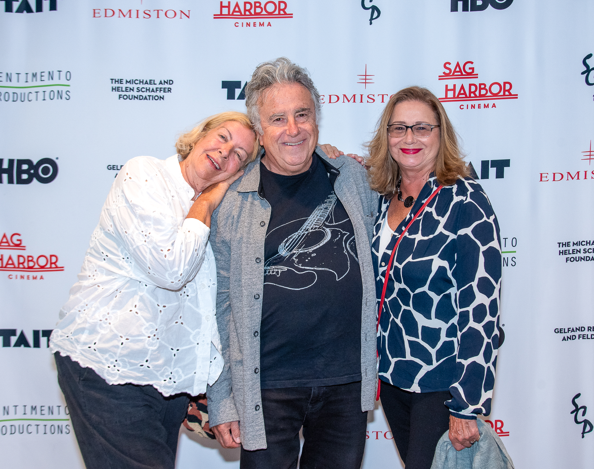 Julie Keyes, Lee Skolnick, Joanne Secord