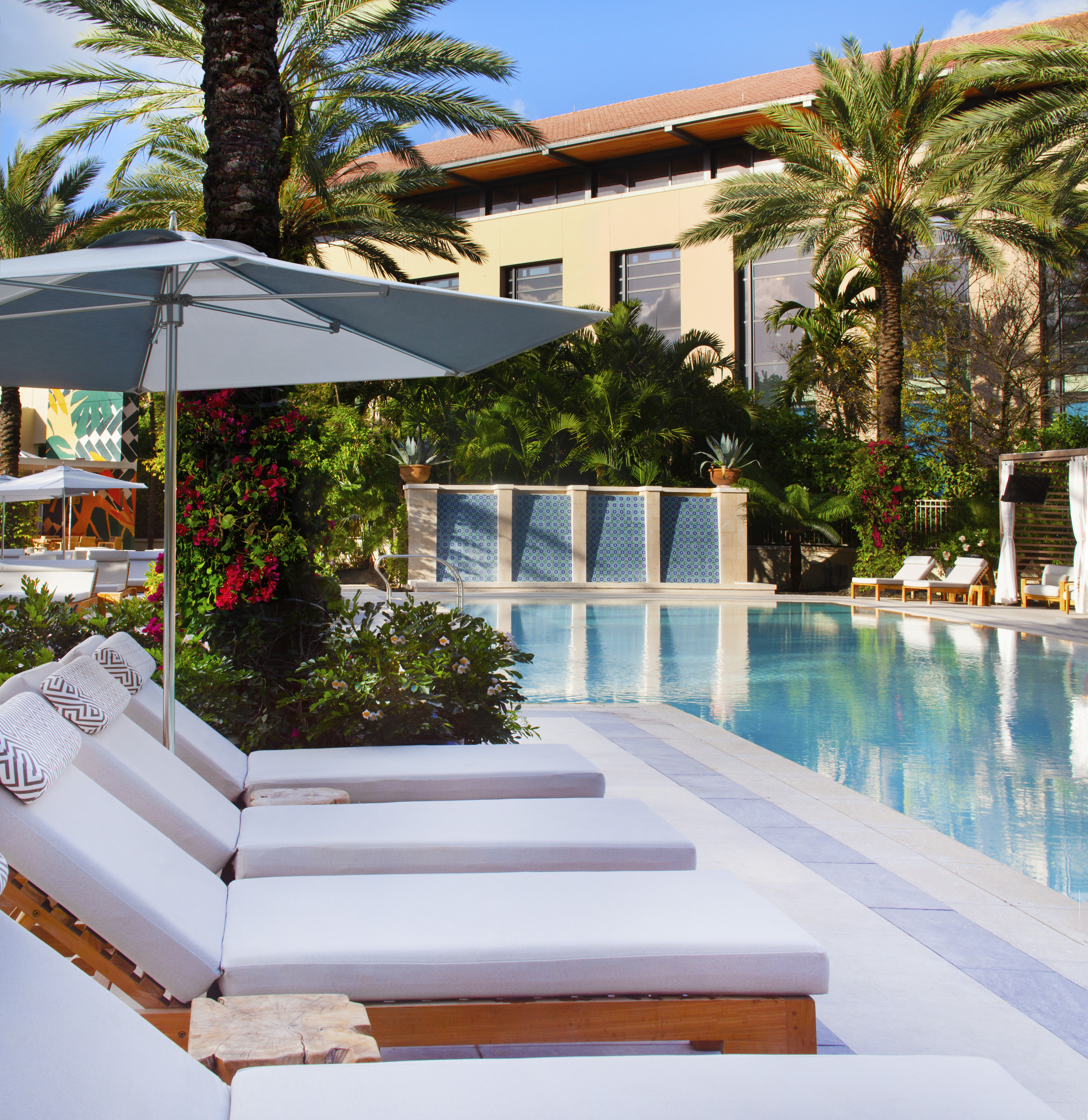 Pool Lounge CU