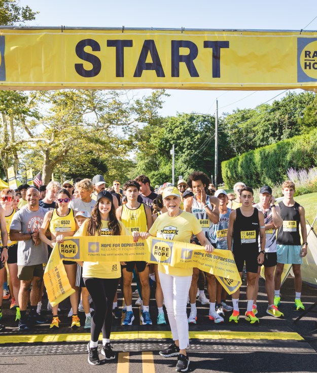 Start Line with Alexa Ray Joel and Audrey Gruss