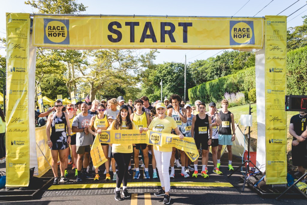 Start Line with Alexa Ray Joel and Audrey Gruss