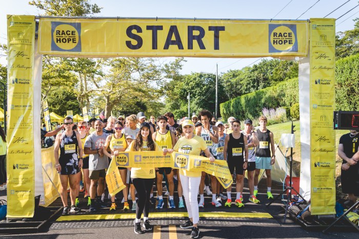 Start Line with Alexa Ray Joel and Audrey Gruss