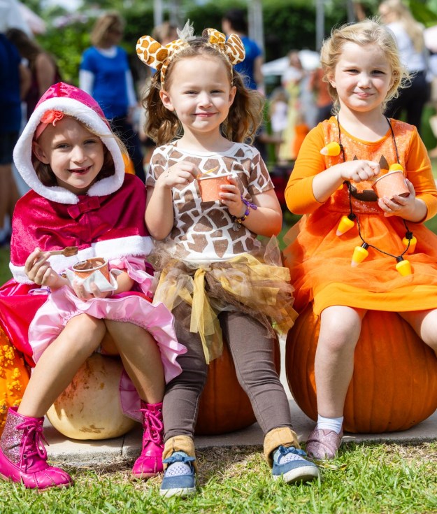 Lidia Sullivan, Greta Sullivan and Hanna Jenison