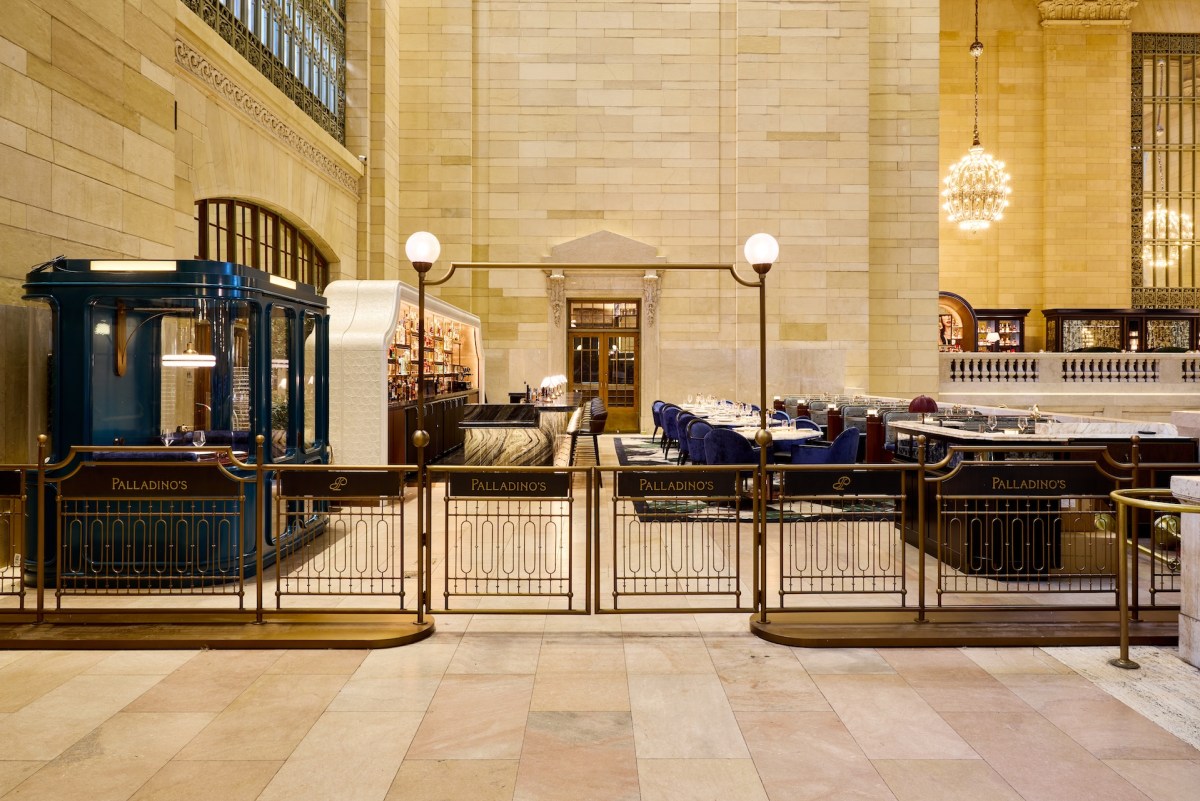 An elegant refinement of the Grand Central Commuter Experience with Palladino’s Steak & Seafood