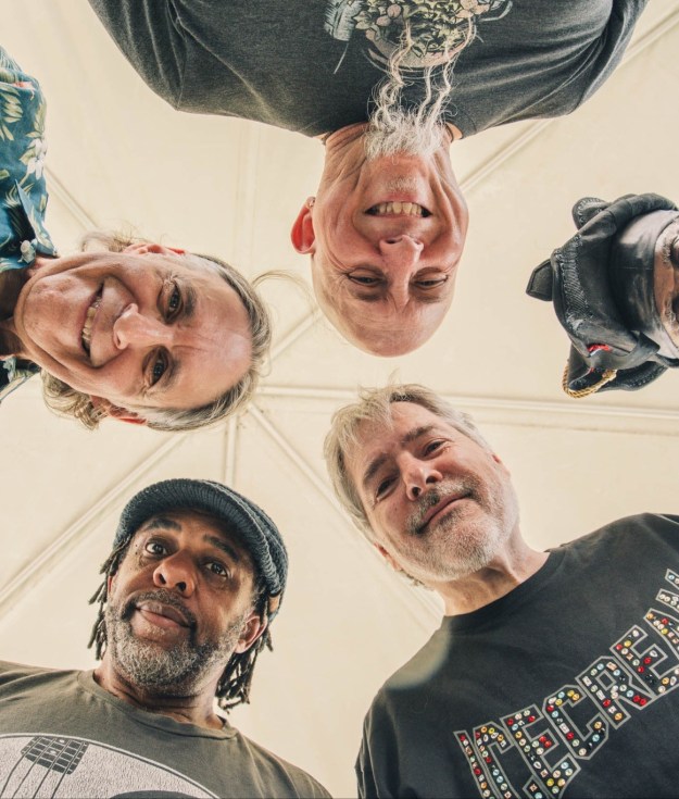 Béla Fleck and the Flecktones bring a Christmas season performance to the Beacon Theatre in December.