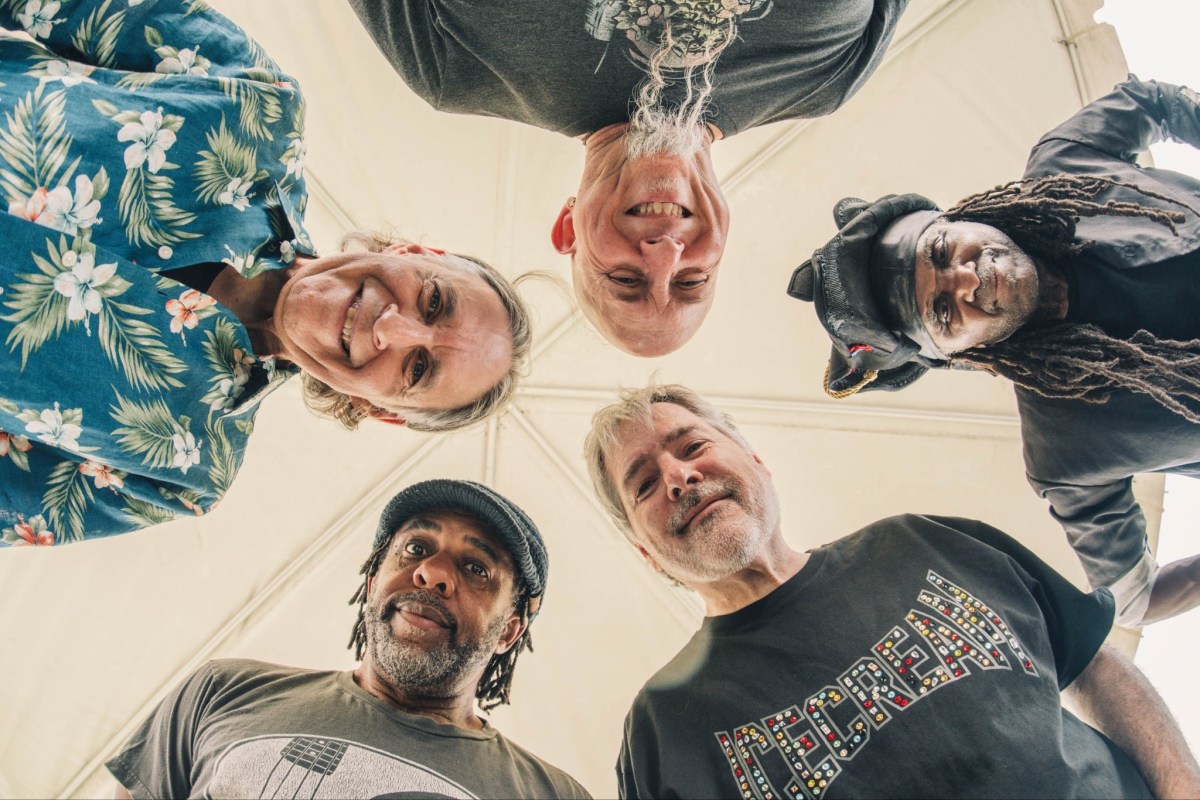 Béla Fleck and the Flecktones bring a Christmas season performance to the Beacon Theatre in December.