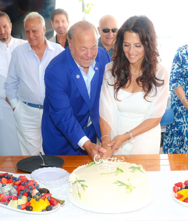 Bo and Margo cutting the Cake!