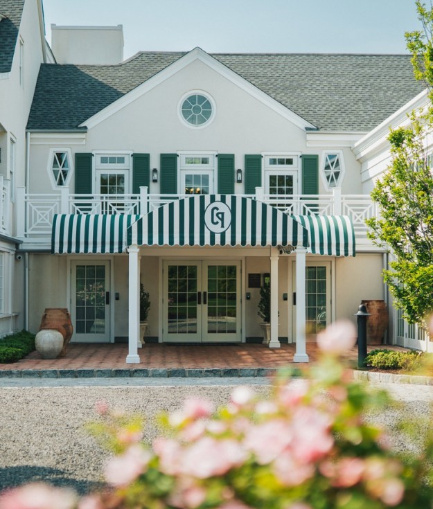 Canoe Place Inn