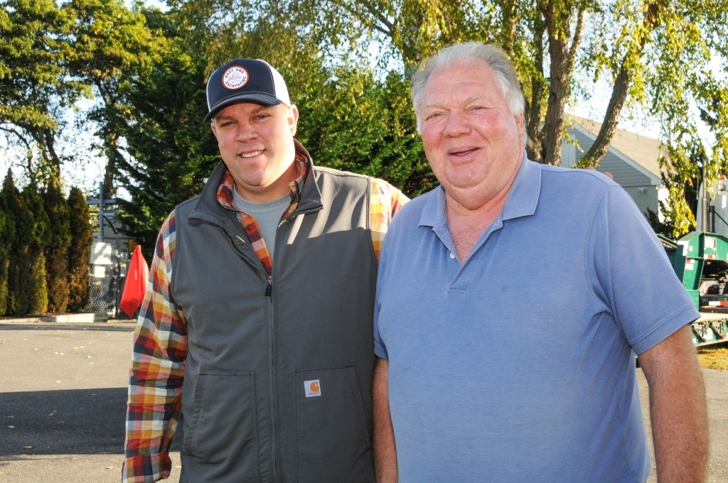 Pete Grimes, Mitchell Mickey Valcich