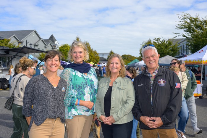 Sara Topping, Ann Welker, Maria Moore, Jimmy Mack