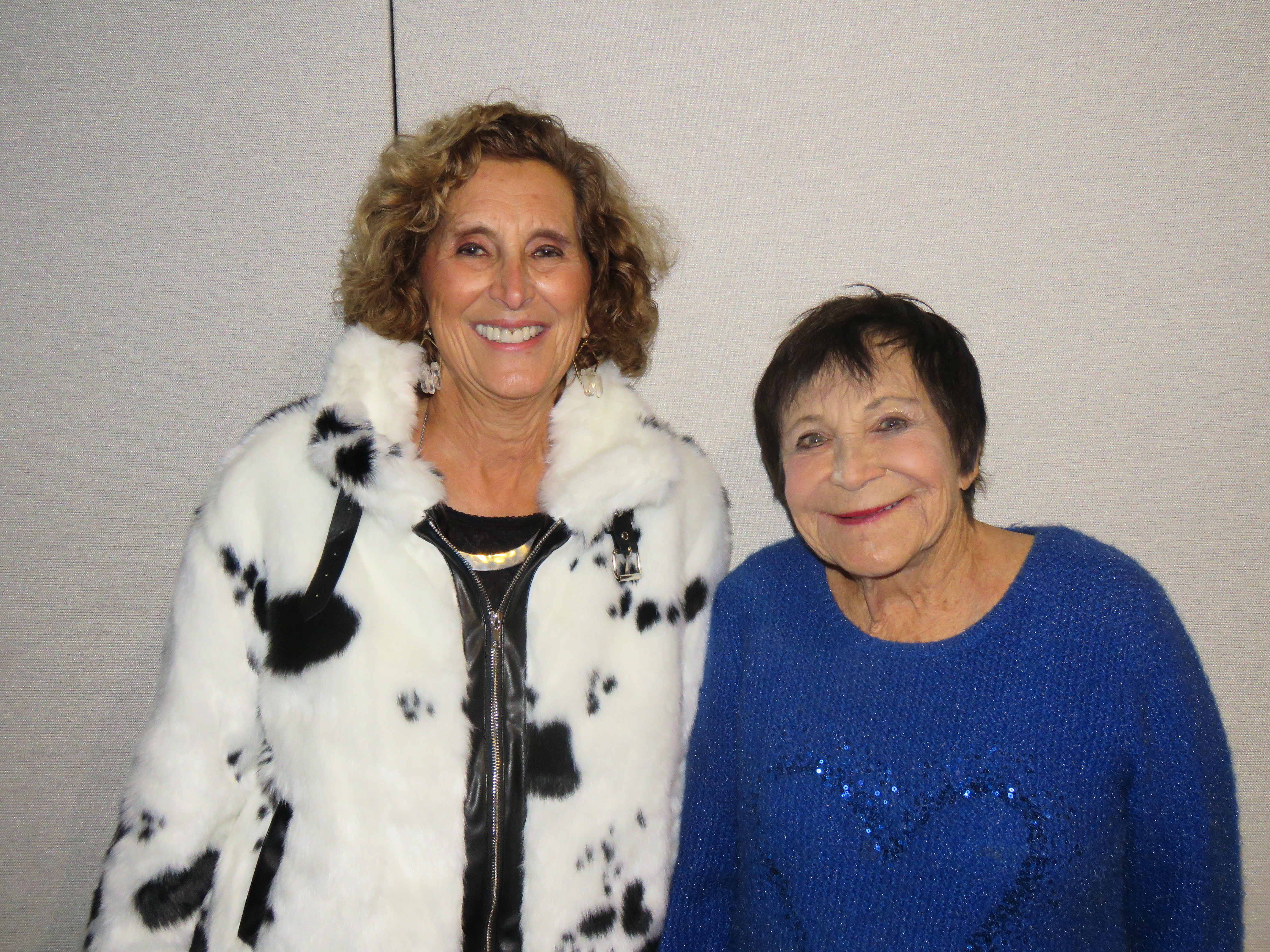 Michelle Schwartzman and D'yan Forest, comediens