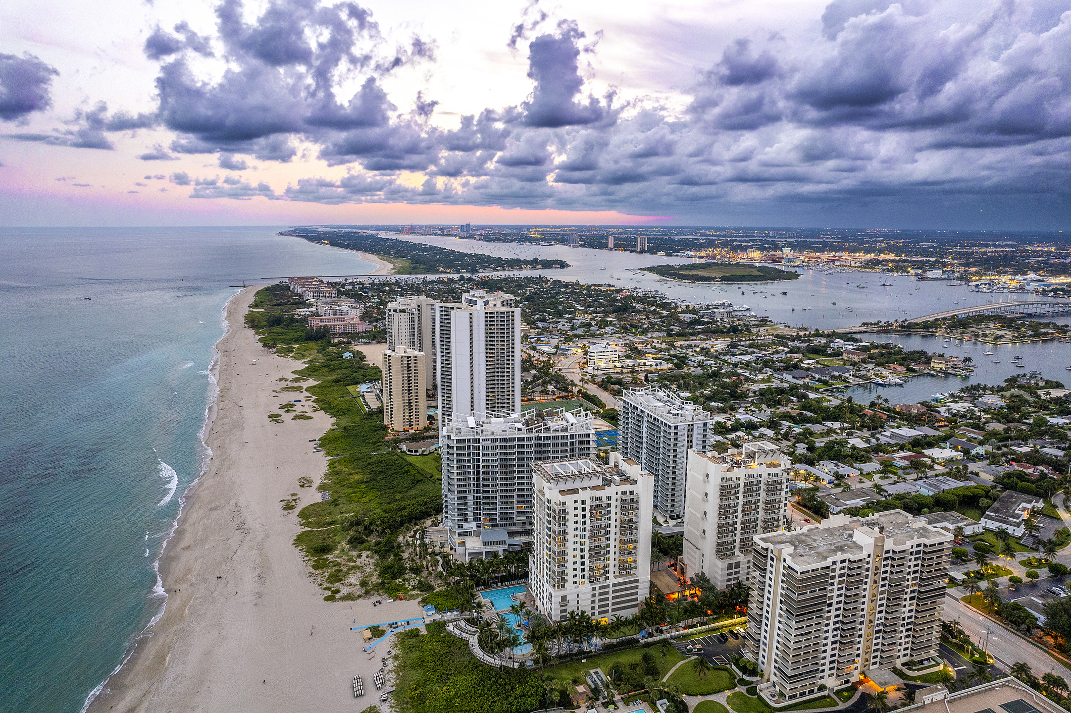 Vanderbilt University’s has pledged to build a $500 million campus in the downtown area of West Palm Beach.