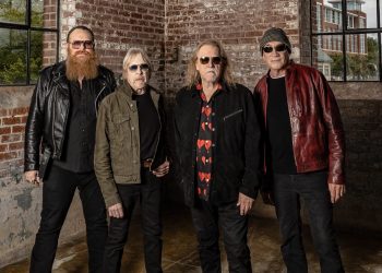 Gov't Mule returns to the Beacon Theater for their annual New Year's Eve concerts.