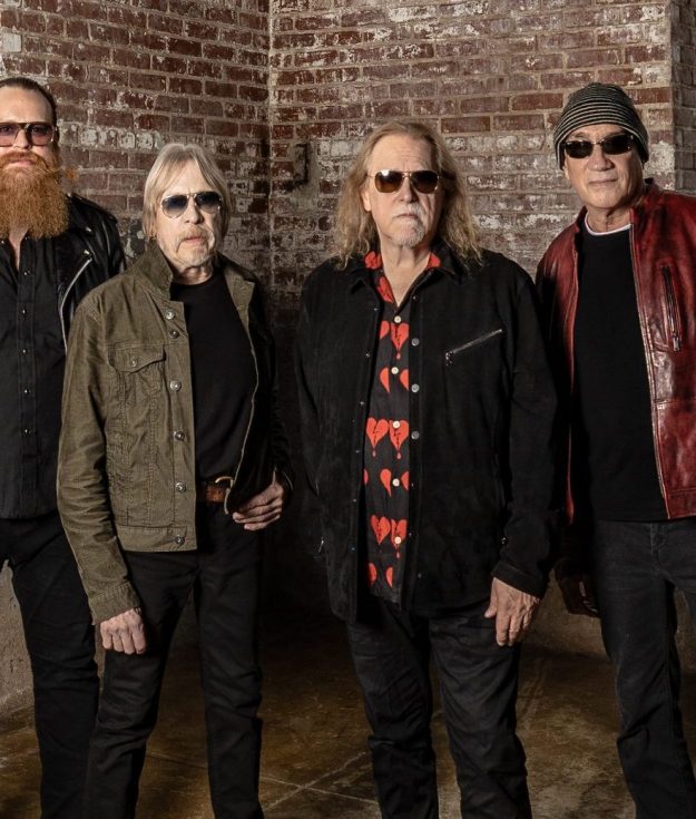 Gov't Mule returns to the Beacon Theater for their annual New Year's Eve concerts.