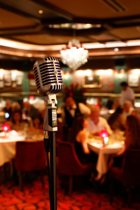 Live music at Runway 84