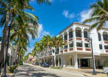 Worth Avenue luxury shopping district in Palm Beach, Florida (Getty Images)