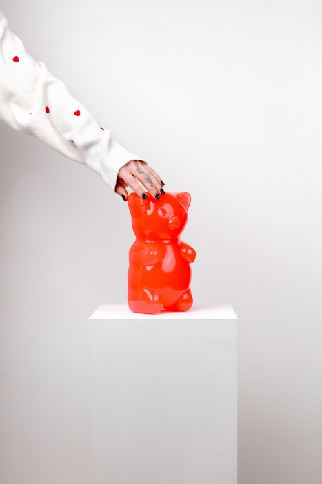 Anna Sweet YUMMY Bear, Courtesy DTR Modern Galleries
