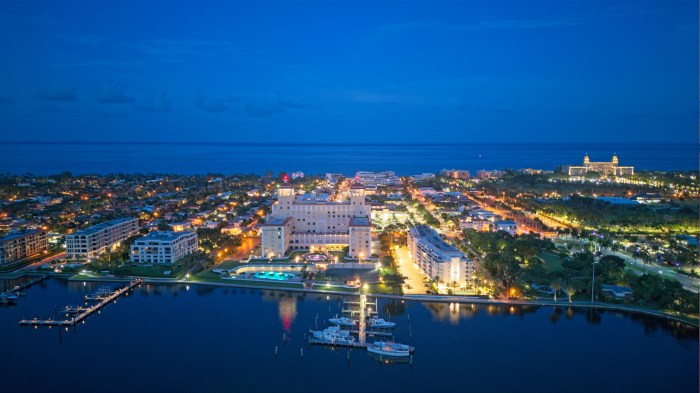 The night life is hopping in Palm Beach